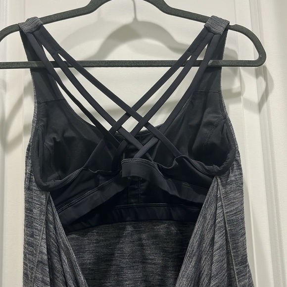 Lululemon Slay the Studio 2-in-1 Tank Gray & Black Sz 10 - Picture 6 of 8